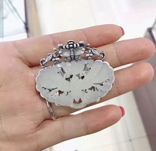 绿碧青丝绳,物物各自异